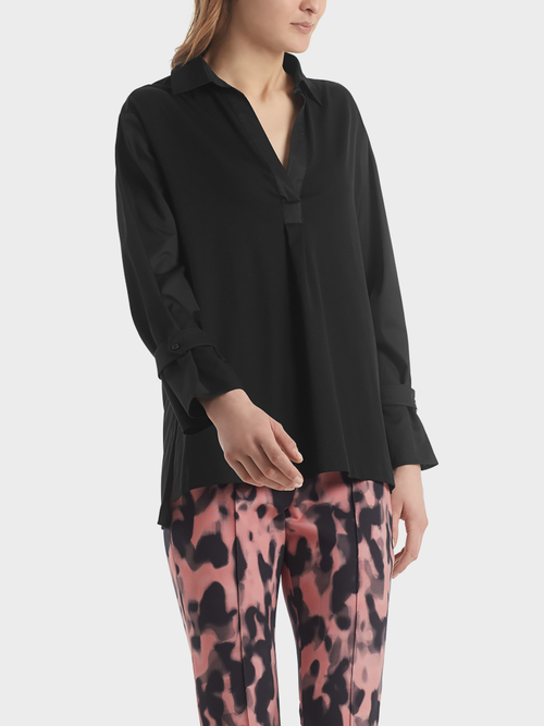 Blouse-style top with material mix