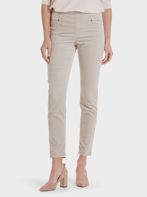 Stretchige Samtjeans