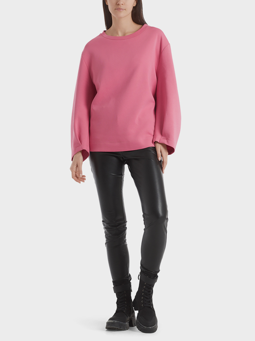 Sweatshirt with wide sleeves