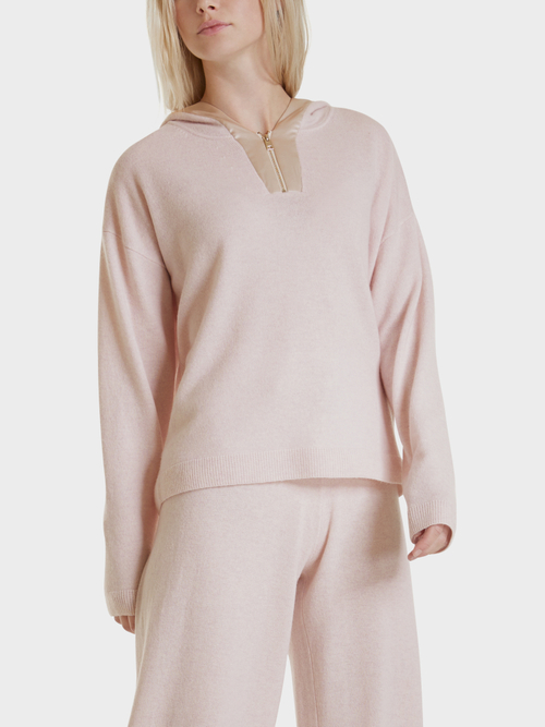Luxuriöser Strickpullover mit Kapuze