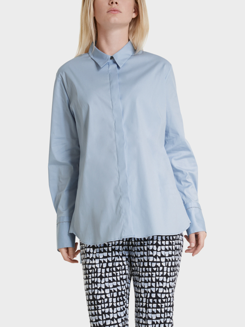 Baumwollbluse mit Zierkette