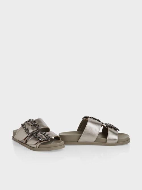 Fußbettsandalen mit Schmucksteinen