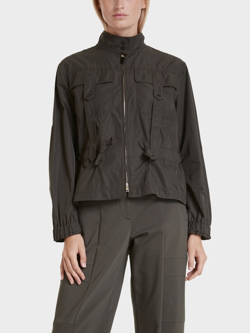 Short jacket in shimmering taffeta