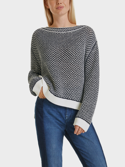 Pullover in Deutschland gestrickt