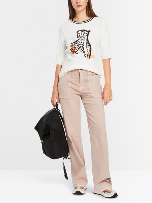 T-shirt with front print