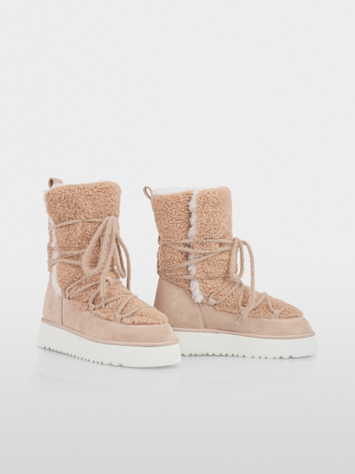 Stiefelette mit Teddystoff