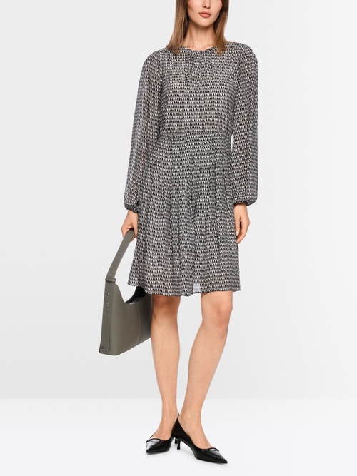 Knee-length dress with gathering