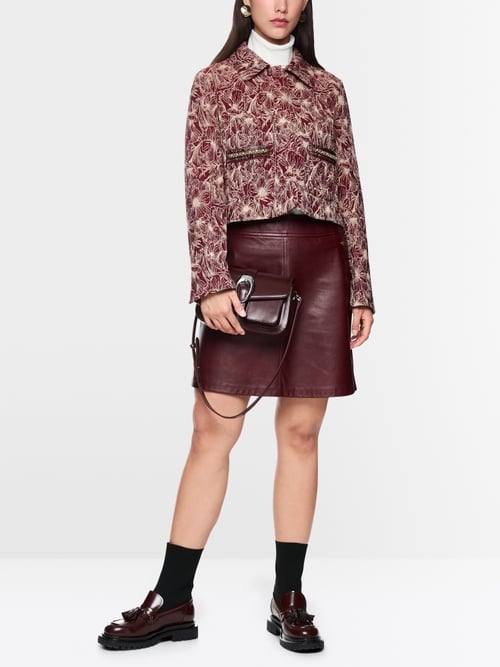 Veste courte avec motif floral brodé