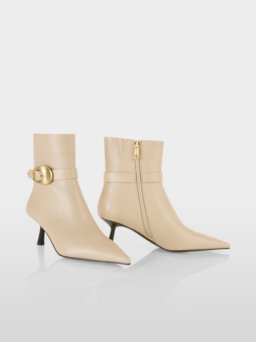Bottines à boucle dorée