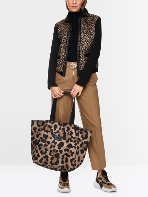 Light jacket with leopard print