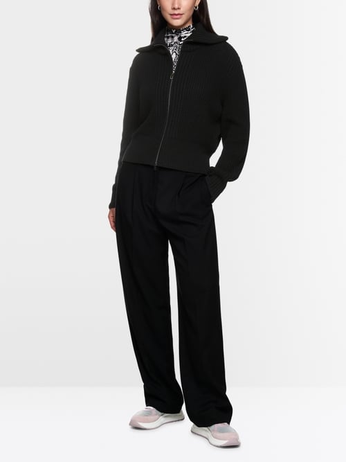 Knitted in Germany Cardigan mit Kragen
