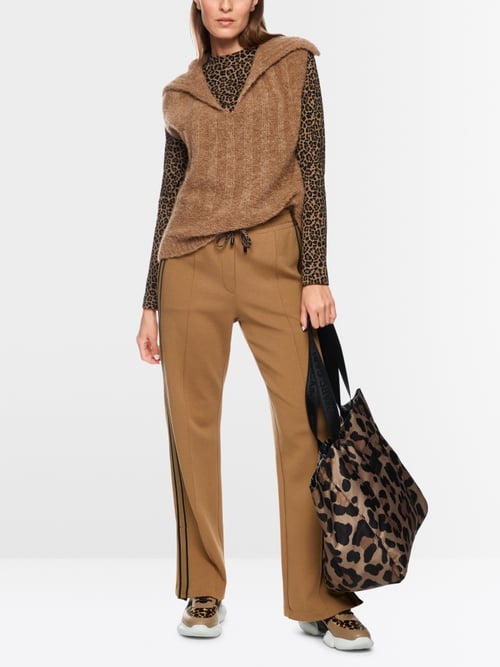 Knitted in Germany collar slipover