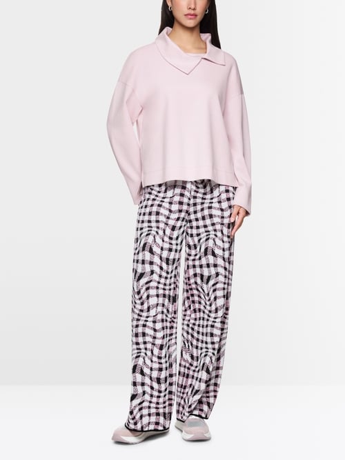 Sweatshirt with asymmetrical collar