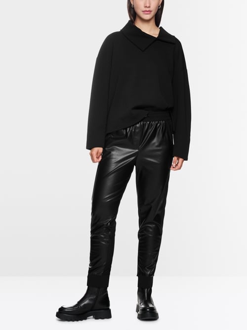 Sweatshirt with asymmetrical collar