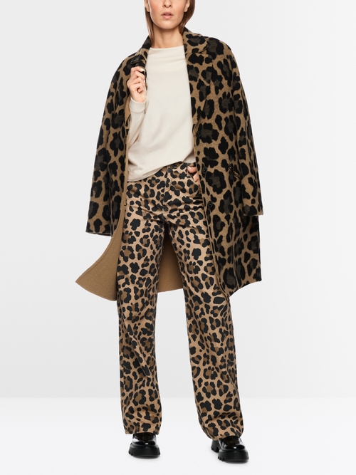 Long-sleeved shirt with boat neck