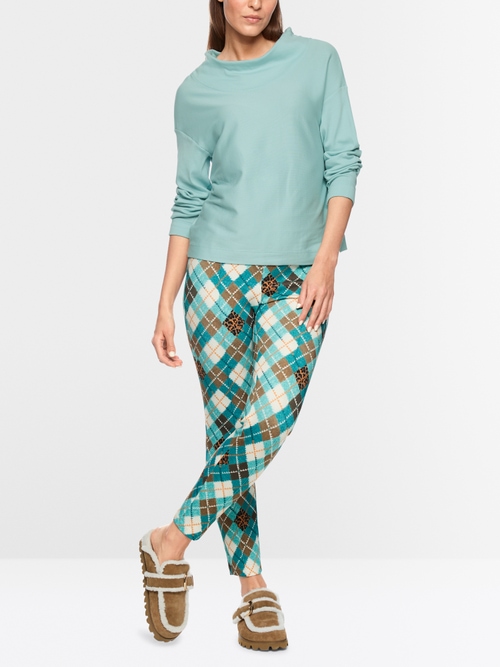 Long-sleeved shirt with boat neck