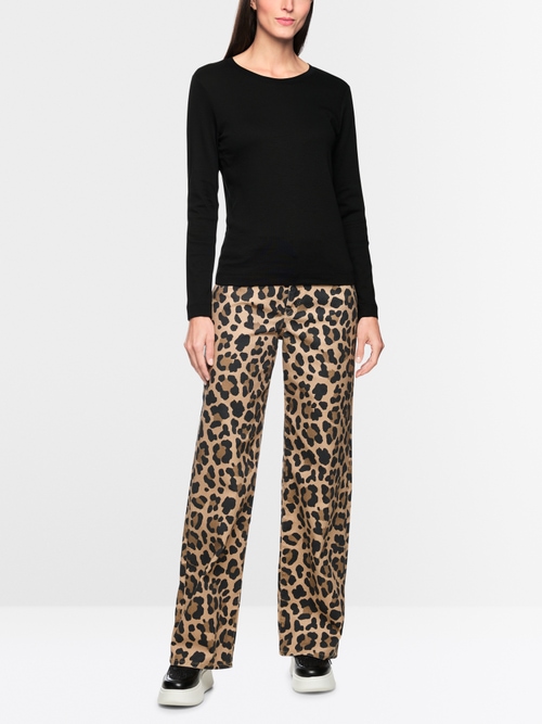 Classic plain long-sleeved shirt