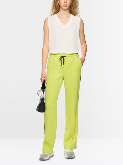 Loose sleeveless top