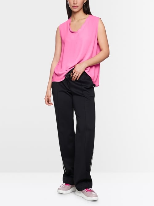 Loose sleeveless top