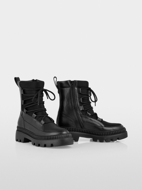 Stiefelette mit robuster Profilsohle