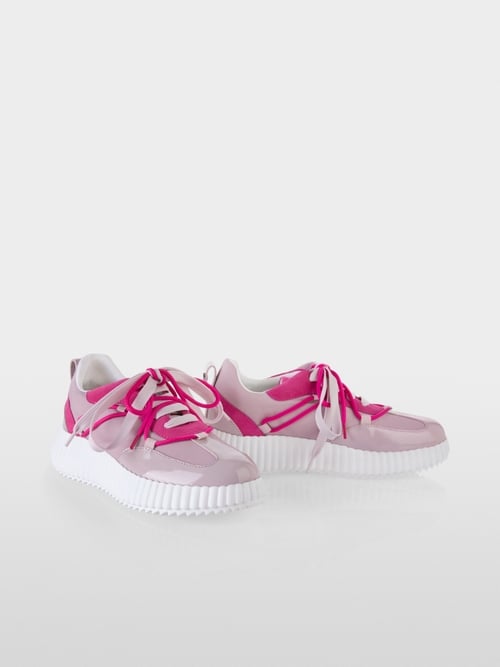 Trainers with decorative laces
