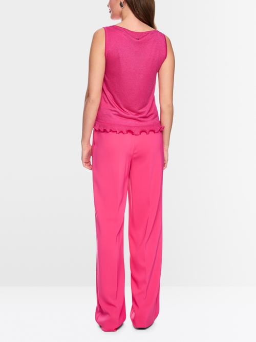 Sleeveless knit top with ruffle