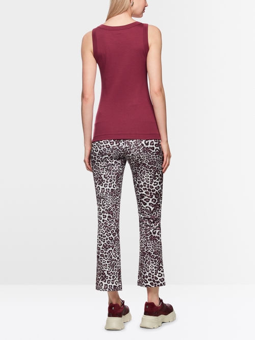 Basic top made from stretch cotton