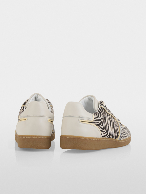 Sneakers with animal print