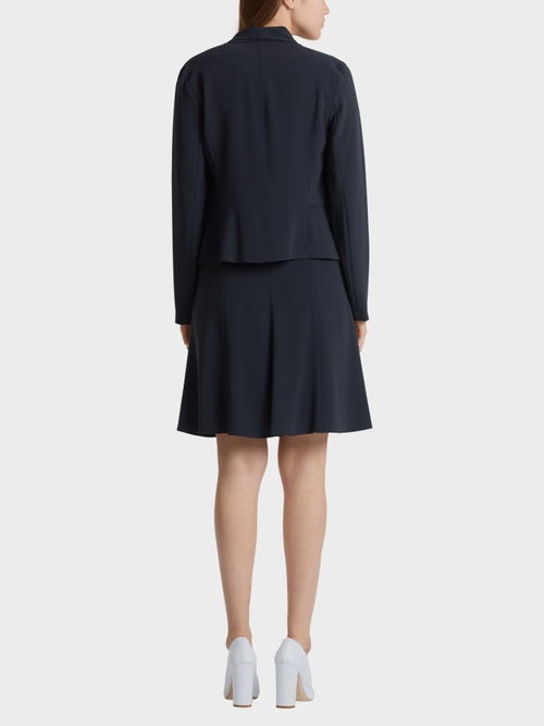 Fine jacket with open lapel