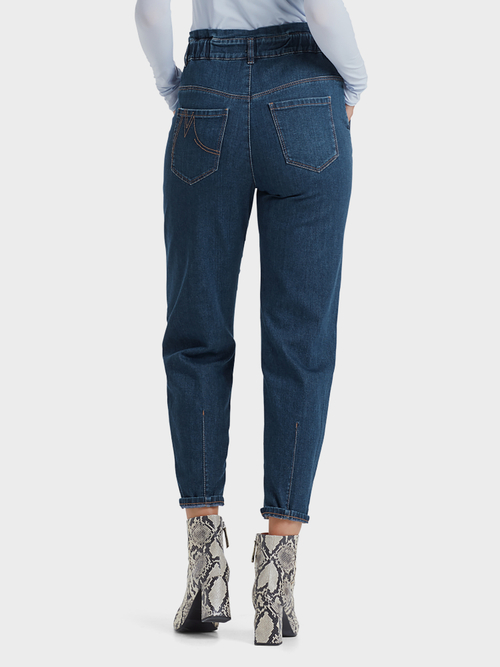 Jeans mit lässig geschnittenen Beinen