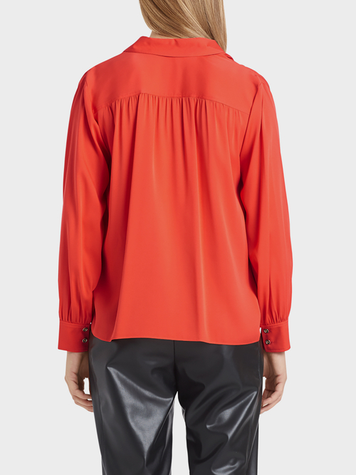 Edle Seidenbluse