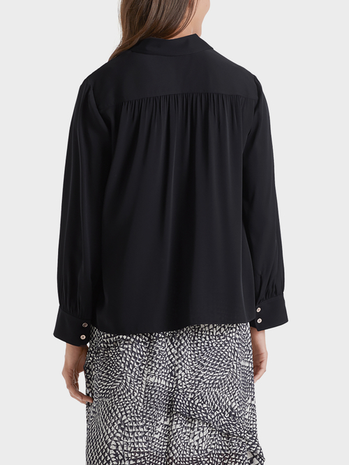 Edle Seidenbluse
