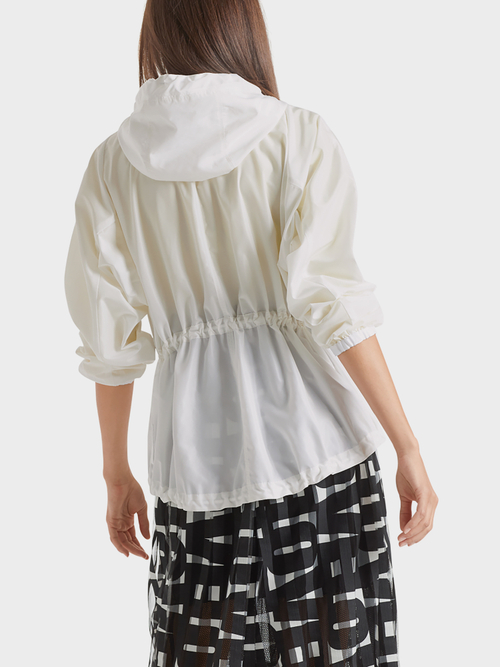Leichte Nylonjacke