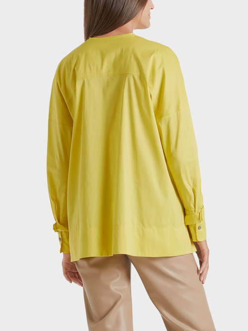 Bluse mit verlängertem Rückenteil