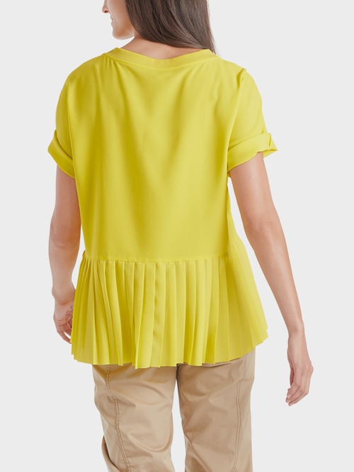 Blouse-style top with pleats