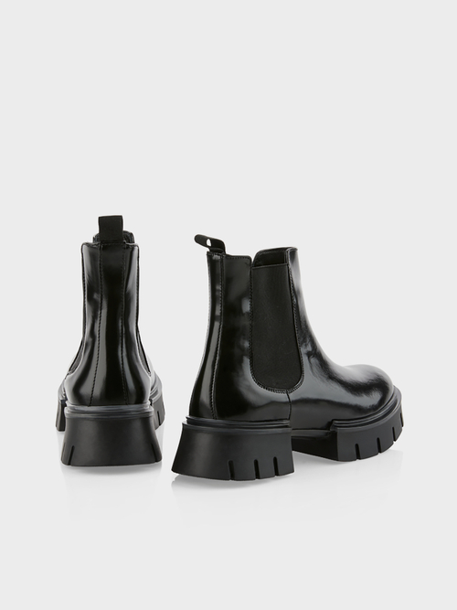 Chelsea-Boots im Combat-Style
