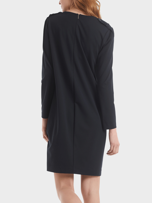 Jerseykleid mit Schulterbetonung