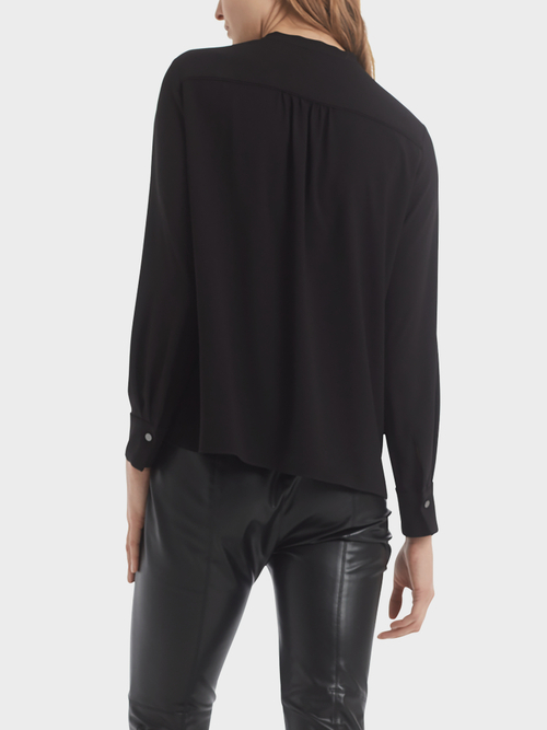 Soepele blouse met borstzakken