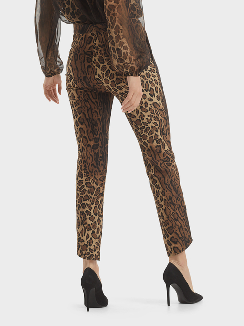 Exquisite Hose mit Leomuster