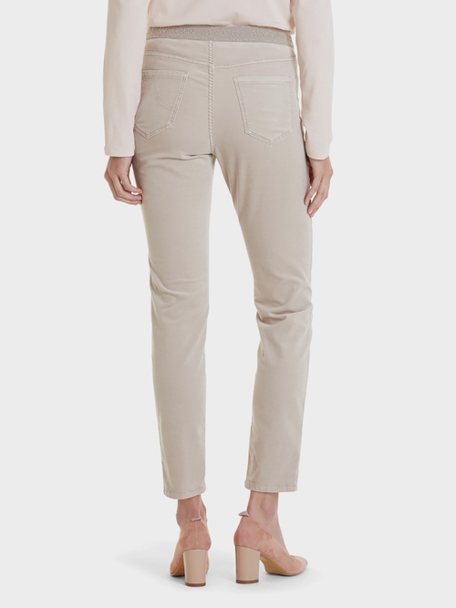 Stretchige Samtjeans