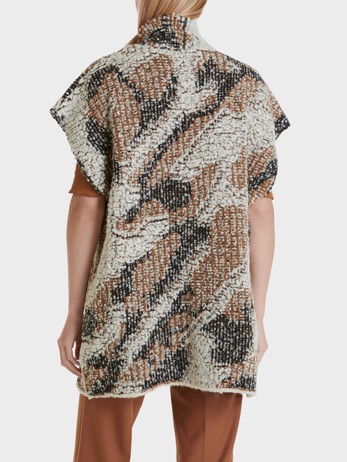 Cape gestrickt in Deutschland