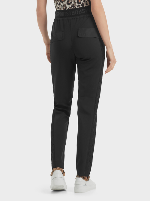 Hose mit Spitzendetails