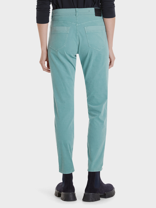 Schmale Samtjeans