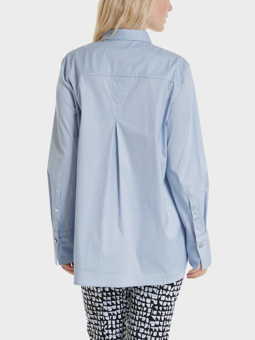 Baumwollbluse mit Zierkette