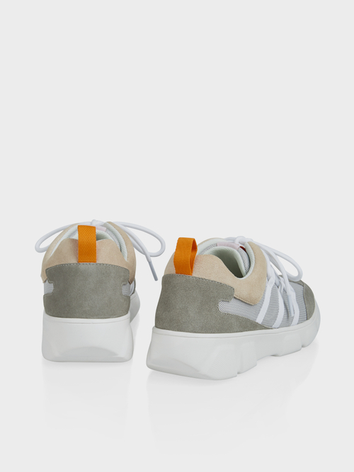 Sneaker mit Mesh und Veloursleder