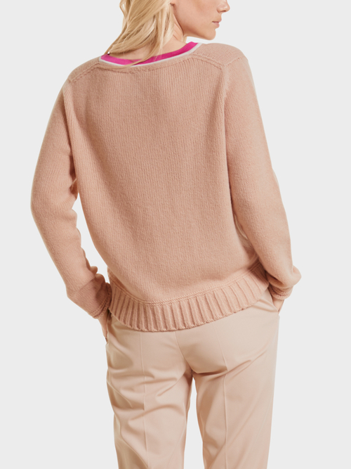 V-Neck-Pullover Knitted in Germany