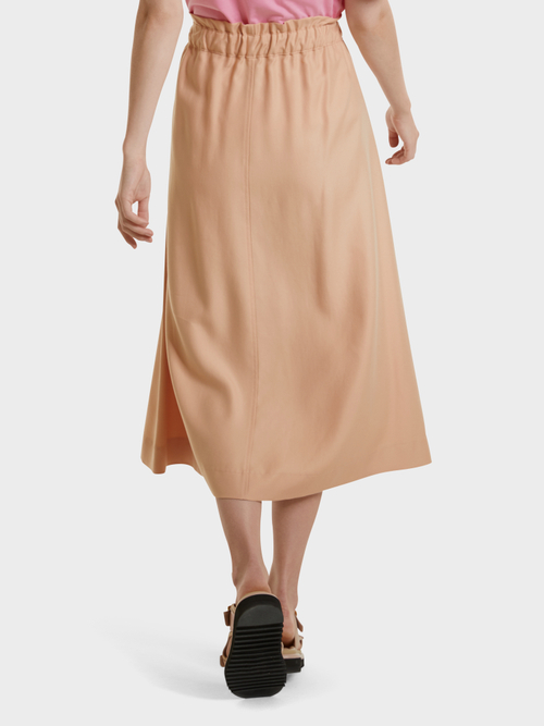 Paperbag skirt with slit