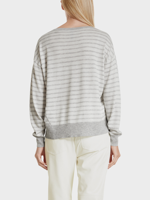 Gestreifter Feinstrickpullover