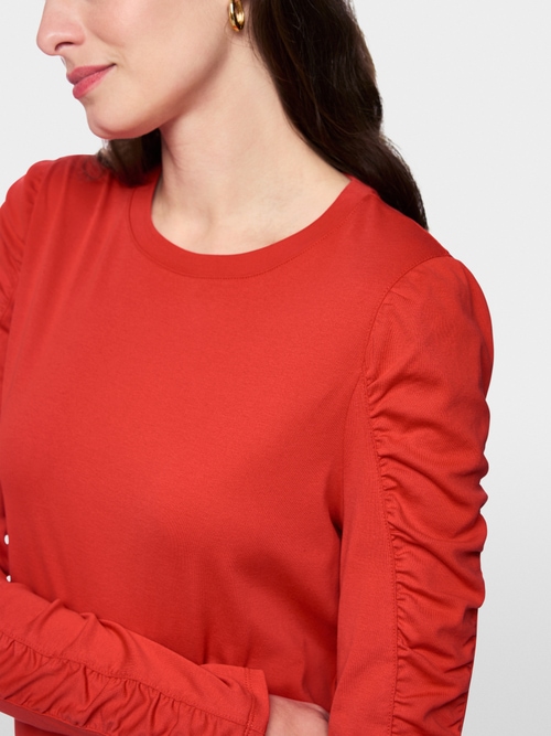 Long-sleeved shirt with ruffles
