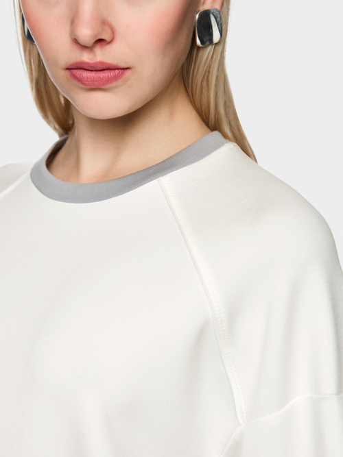 Casual sweatshirt